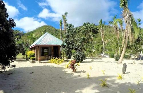 Naviti Island Hotel | White Sandy Beach-Best Manta Snorkeling