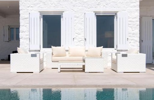 Santa Maria Villa | White Santa Maria Villa