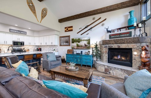 Peak 8 House | White Wolf Adventure Awaits Townhome: Private Hot Tub