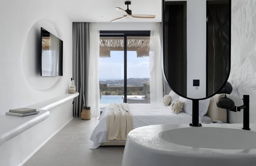 Paraga House | WhiteArt Suites