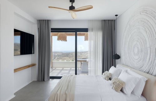 Paraga House | WhiteArt Suites