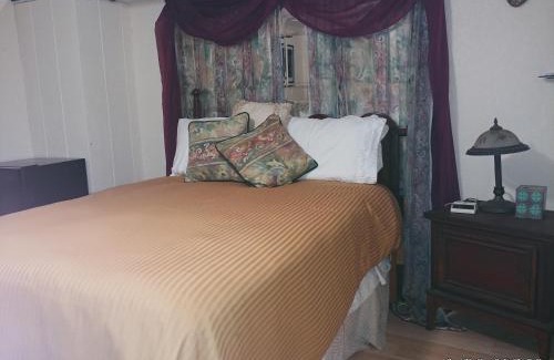 Fenn Bed & Breakfast | Whitebird Summit BNB