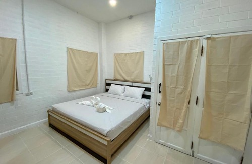 Tha Wang Thong Hotel | Whitehouse cafe&Guesthouse