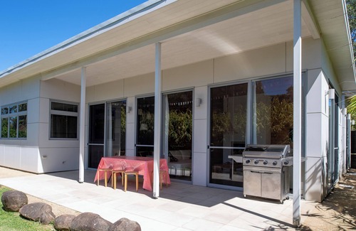 Manyana House | "Whiteleaf" Luxury. Linen included