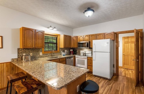 Gatlinburg - Pigeon Forge Cabin | Whitetail Cabin 2 Bedroom Cabin by RedAwning