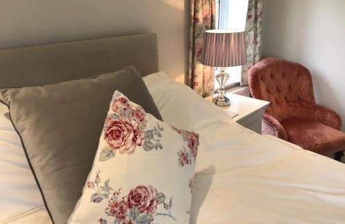 Pulham Bed & Breakfast | Whiteways Farmhouse