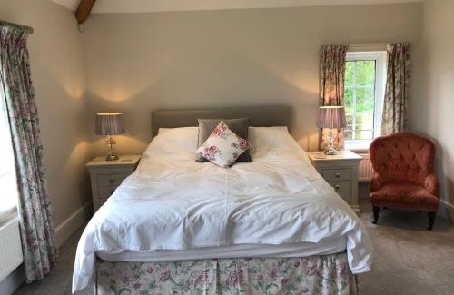 Pulham Bed & Breakfast | Whiteways Farmhouse