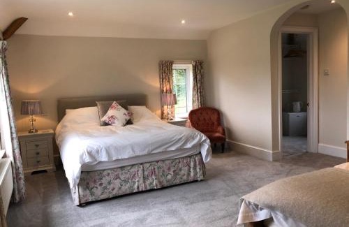 Pulham Bed & Breakfast | Whiteways Farmhouse