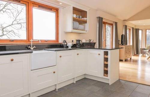 Chirnside Cottage | WHITTADDER LODGE, pet friendly, with a garden in Chirnside