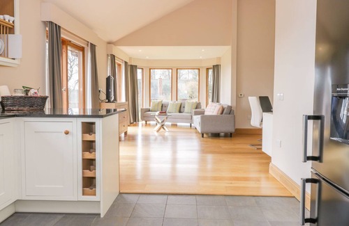 Chirnside Cottage | WHITTADDER LODGE, pet friendly, with a garden in Chirnside