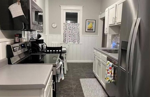 Springfield House | Whitt’s End - a spacious private lodging in a historic Springfield neighborhood