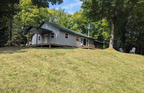 Glidden Cabin | Whole Cabin on the Trails!