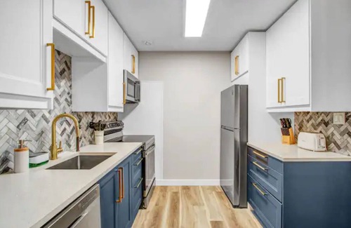 North Central Edmonton House | WHOLE DUPLEX! 6-bedrooms located near River Valley 10173