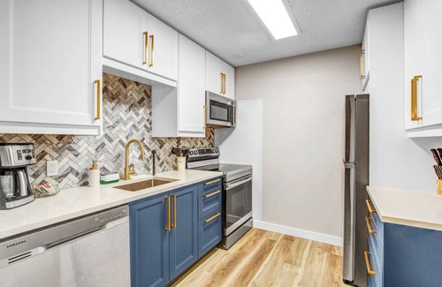 North Central Edmonton House | WHOLE DUPLEX! 6-bedrooms located near River Valley 10173