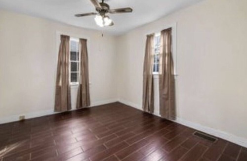 Tarrant House | Whole Home Close To Airport.