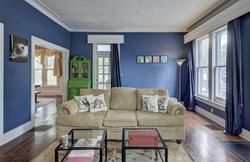 Carthage House | Whole Home Rental - 2 minute walk to Marian Days