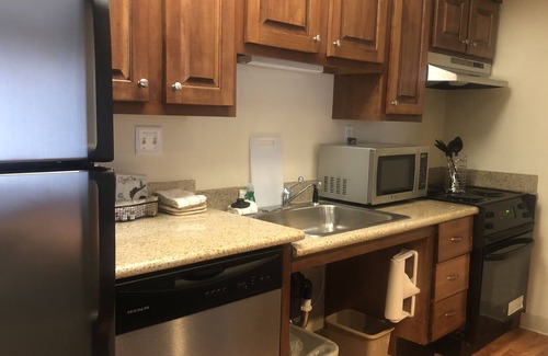 East Bloomington House | Whole home with fireplace next mall of America pen lake
