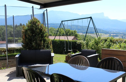 Pringy House | Whole house with panoramic view, in a quiet area