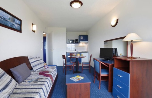 Pyrenees 2000 Apartment | Wifi, 100m from resort center, fitness, terrace, balcony, tv, ski locker, 30m², Pyrénées 2000