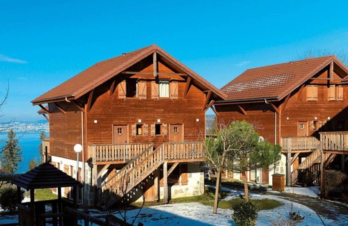 Evian-les-Bains Apartment | Wifi, fitness, swimming pool, terrace, parking, tv, 50-53m², Thollon les Mémises