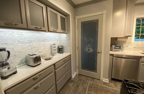 South Central House | Wilbur where's the beach? 1065 Wilbur St SE Salem, OR has a beach themed cottage