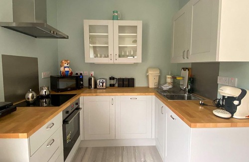 Donegal House | Wild Atlantic Way! Large Home Near Town Centre King Beds Projector