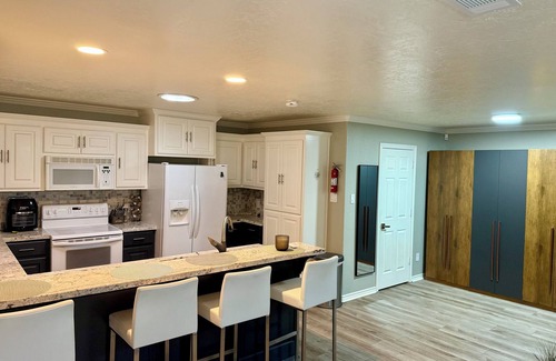 College Station Apartment | Wild Horse Run Retreat- Charming 1-bedroom apartment in College Station.