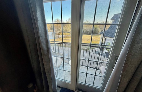 College Station Apartment | Wild Horse Run Retreat- Charming 1-bedroom apartment in College Station.