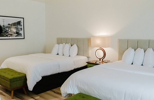 Gold Beach Hotel | Wild Iris Room at The Wildflower Inn