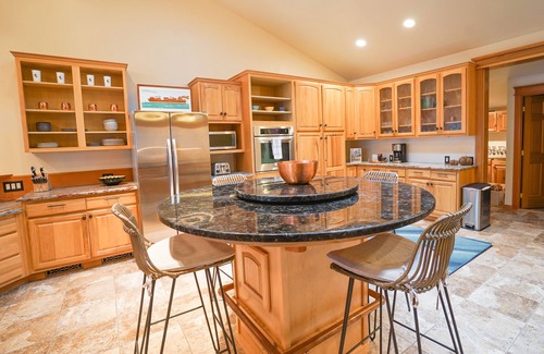 Quilcene Cabin | Wild Oyster Lodge on Hood Canal: Breathtaking Water Views, Beach, & Hot tub