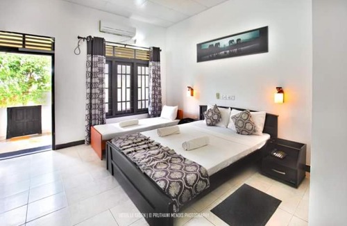 Thanamalvila House | Wild safari & bunglow
