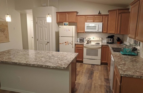 Crescent House | Wild Woods - Cascades Riverside Retreat