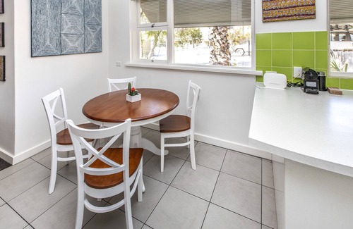 Araluen House | Wild Yam Artstay -Alice Springs