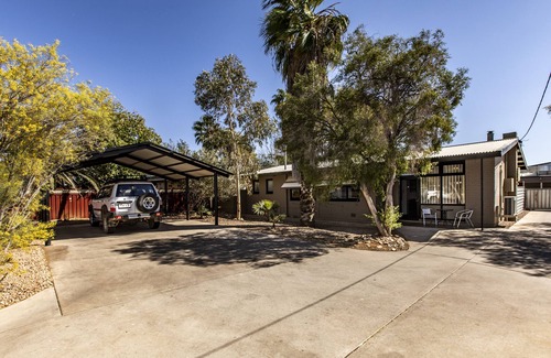 Araluen House | Wild Yam Artstay -Alice Springs