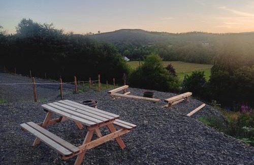 Llandovery Other | Wildcamping Gilbert Hight