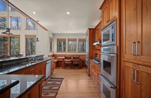 Crested Butte House | Wildcat Ridge! Spectacular 4 Bedroom Home on 35 Acres Minutes from Town!