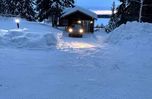 Fairbanks House | Wilderness and Aurora views yet close to town