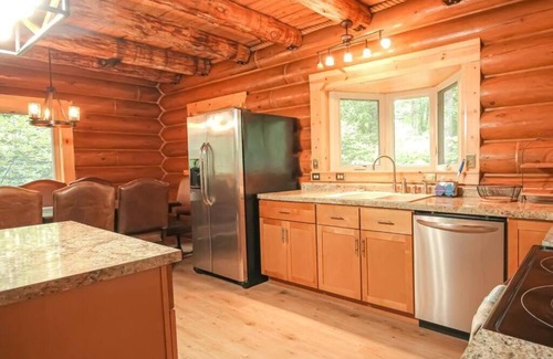 Paris Ski Chalet | Wilderness Vista Retreat