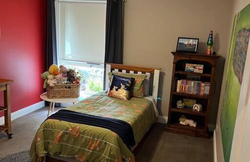 Ballarat East Apartment | Wildlife Park at your door!