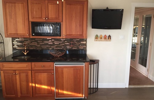 Wildwood Apartment | Wildwood by the Bay. lovely 3 room private suite.