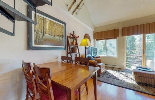 Four O'Clock House | Wildwood Suites 305 (Condo)