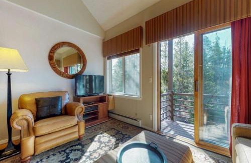 Four O'Clock House | Wildwood Suites 305 (Condo)