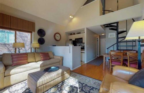 Four O'Clock House | Wildwood Suites 305 (Condo)