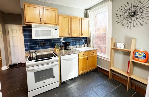 Wilkinsburg Apartment | Wilkinsburg Sanctuary w/Free Street Parking