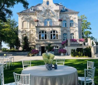 Gryzyna Hotel | Willa Berlińska - pokoje ,restauracja