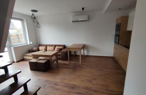 Wadowice Apartment | Willa Karo dom bliźniak 7-osobowy ZE STREFĄ BASENOWĄ w miejscowości Chocznia NIEDALEKO ZATORU I ENERGYLANDII