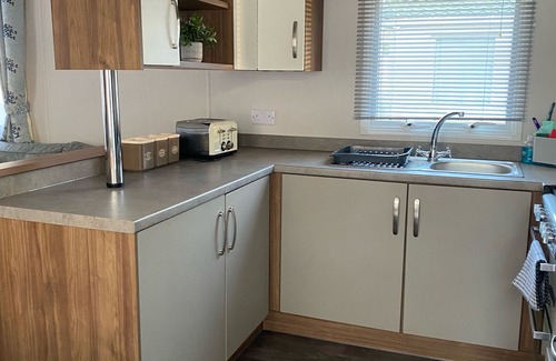Clacton-on-Sea House | Willerby, 2 bedroom Caravan, surrounded by nature