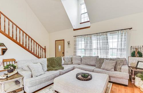 Williamstown House | Williamstown Gem with Private Pool and Hot Tub!