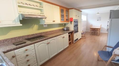 Northallerton Apartment | Willow Cottage 3 bed, cosy stopover, dogs welcome