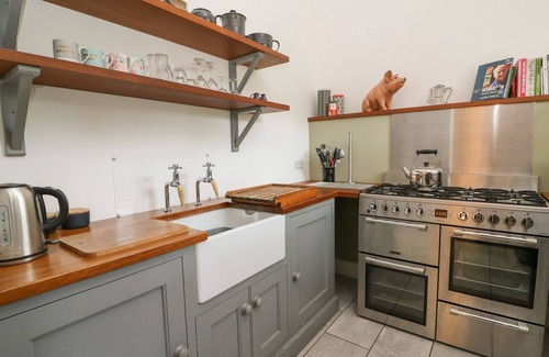 Trawscoed House | WILLOW COTTAGE, romantic, character holiday cottage in Llanilar